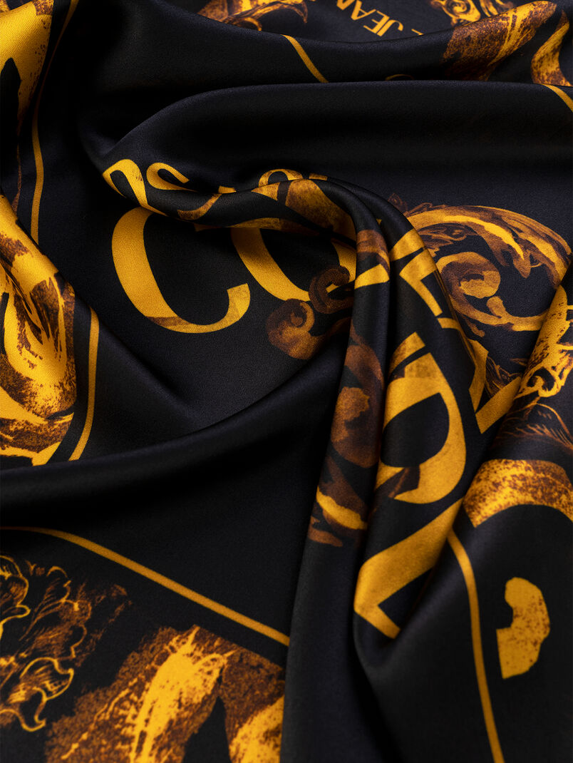 Satin scarf with baroque print - 3