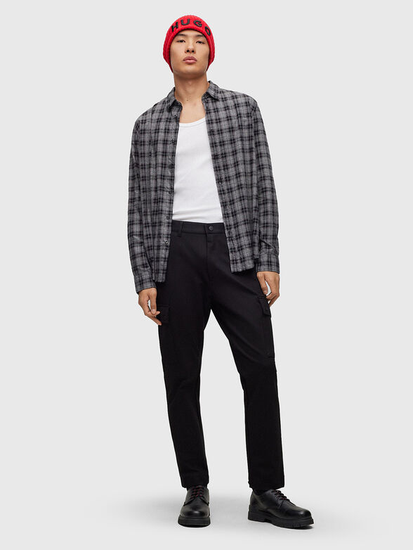 Black trousers with cargo pockets - 4