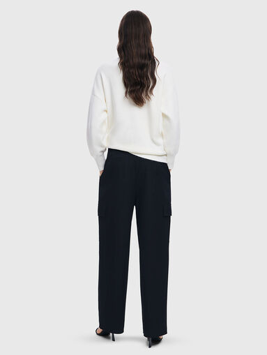 Sweater with floral embroidery - 3