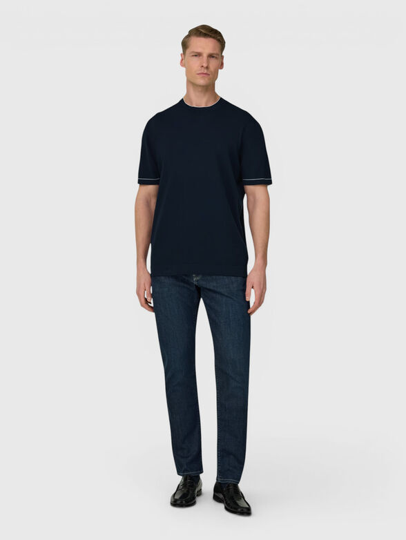 Dark blue jeans with a logo patch - 4