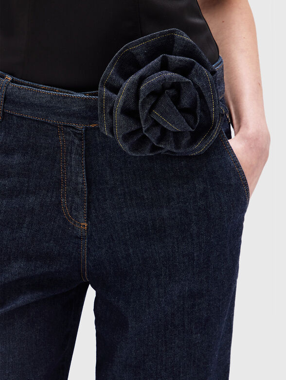 Straight jeans with floral detail - 3