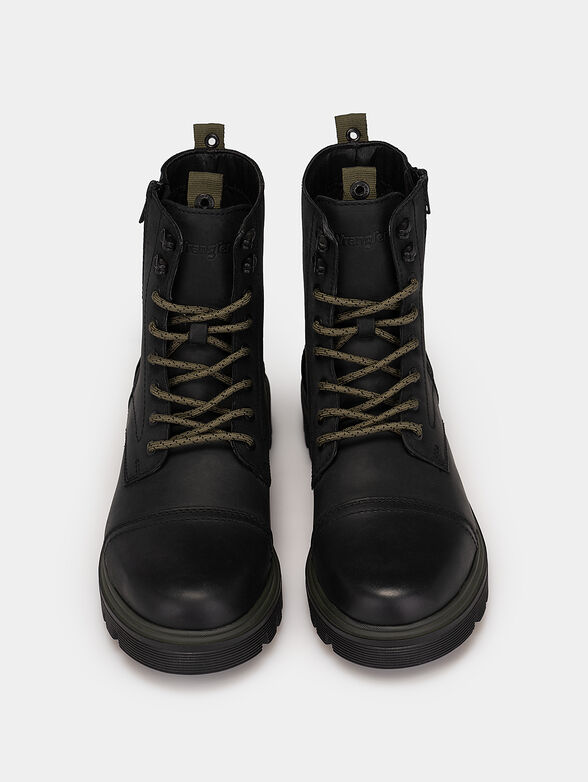 COMBAT black boots with accent laces - 6