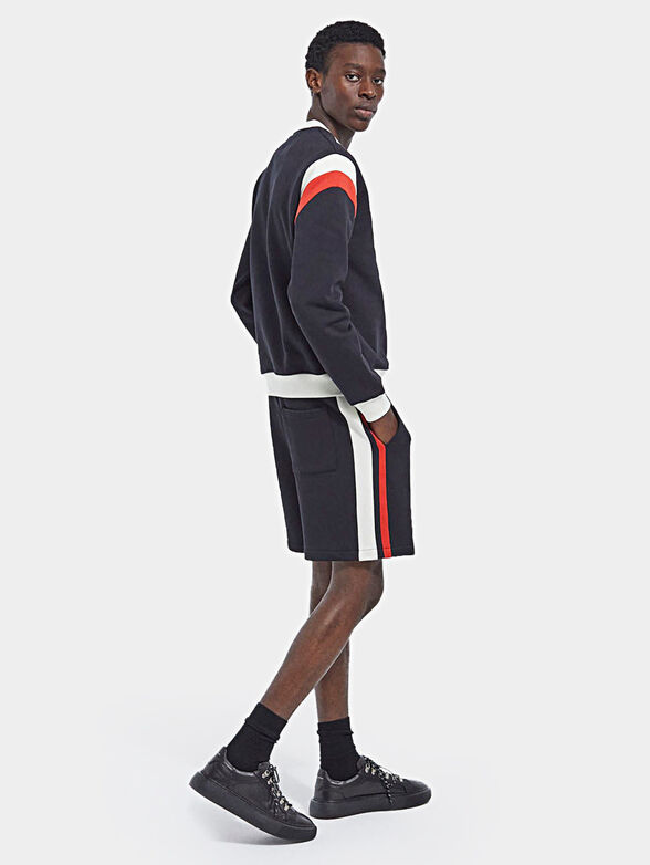 Shorts with red stripes and embroidered logo - 4