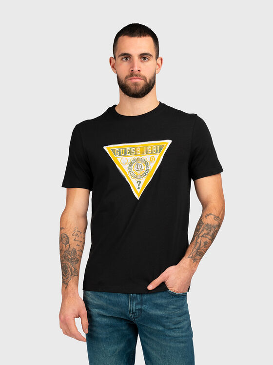 Черна тениска с триъгълен лого принт - 1
