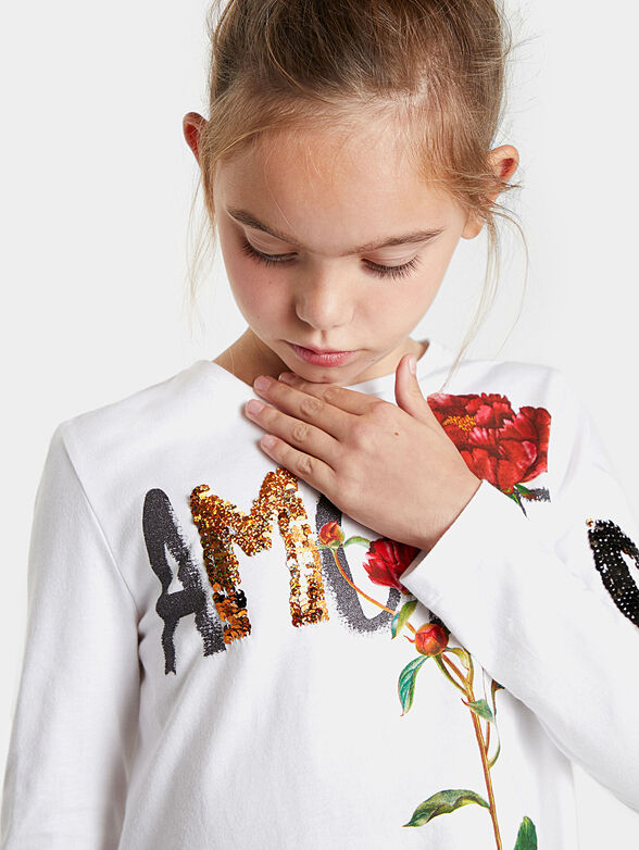 T-shirt with flowers and sequins - 2
