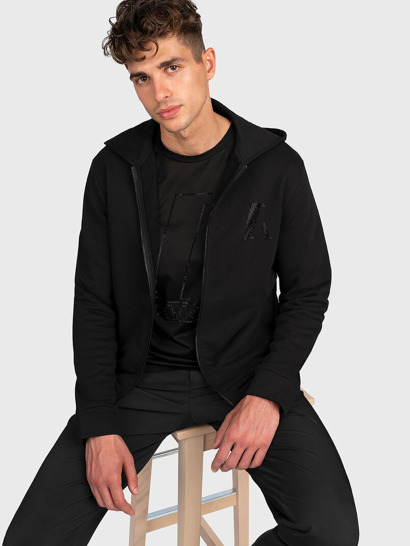 Black t-shirt with logo accent - 3