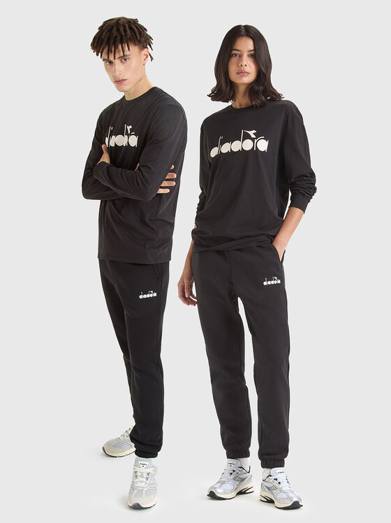 Черна блуза с контрастно лого - 1