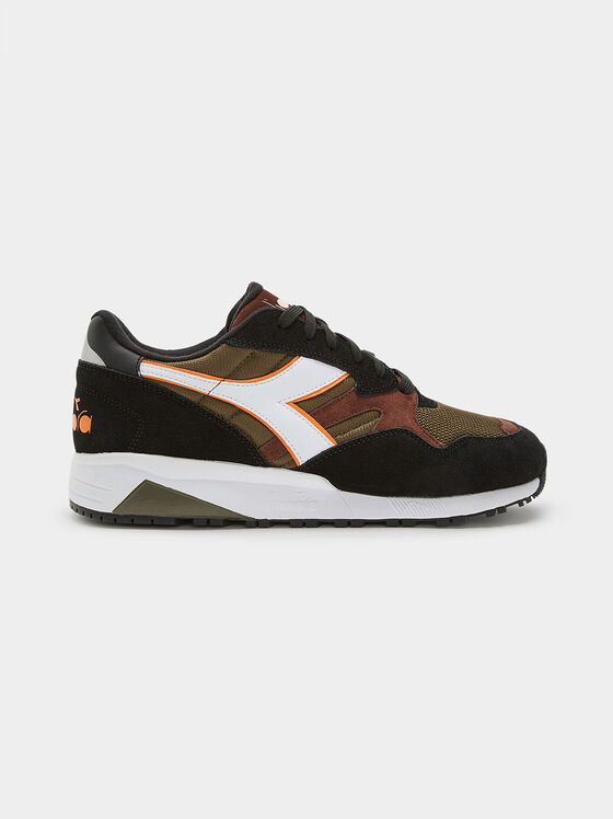 Спортни обувки N902 в черен цвят - 1