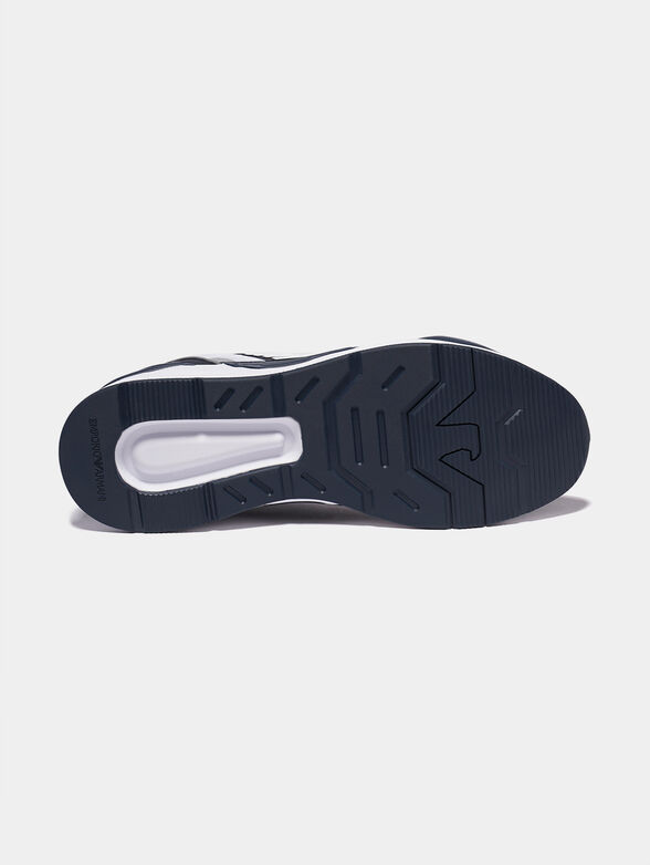 Sneakers with contrasting details - 5