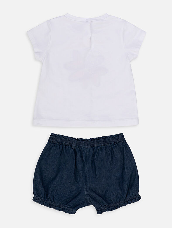 Set of white T-shirt with print and shorts - 2