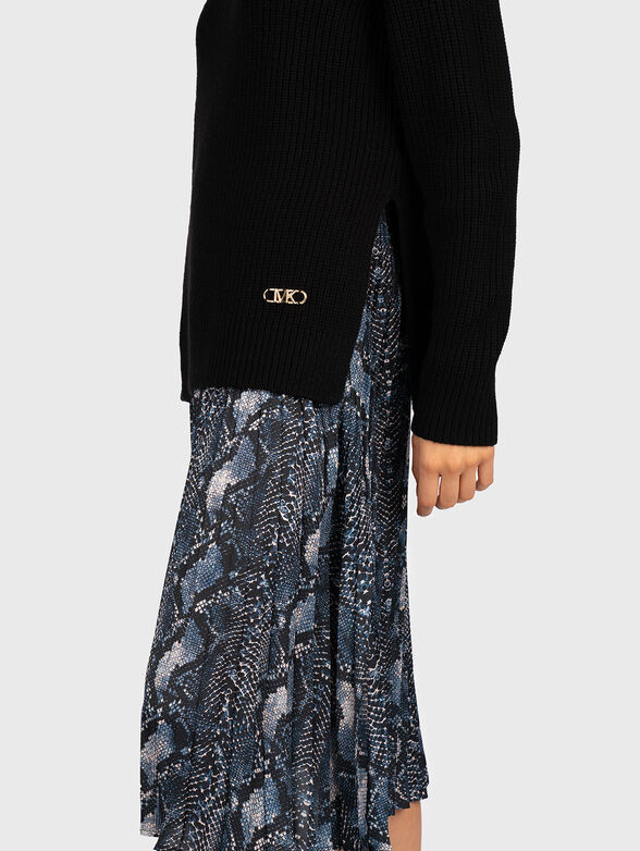 Black pullover with logo detail - 4