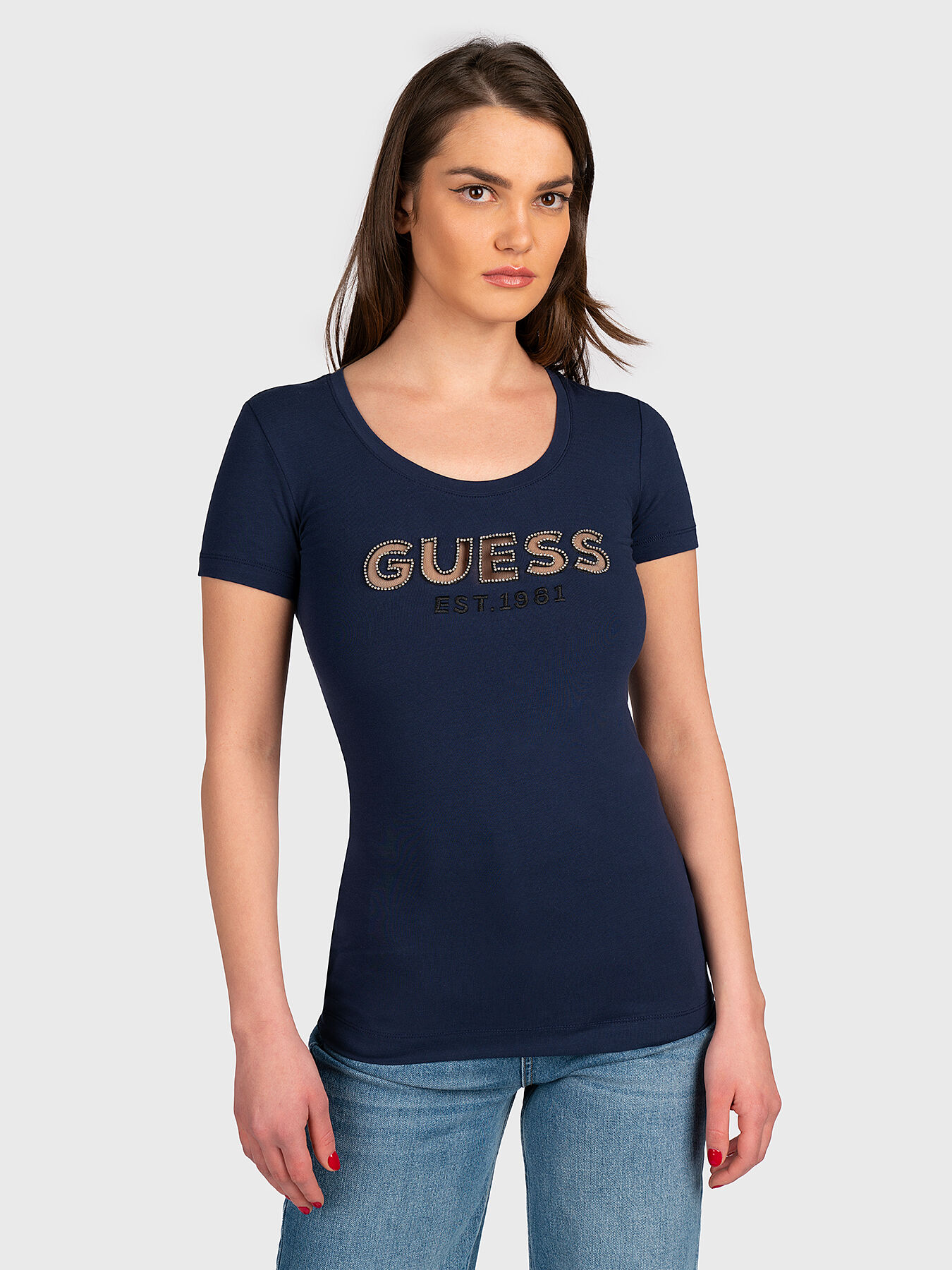 Black T shirt with shiny logo accent brand GUESS Globalbrandsstore en