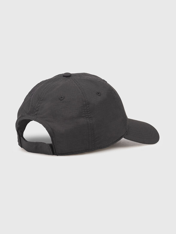 Baseball cap with contrasting logo - 2
