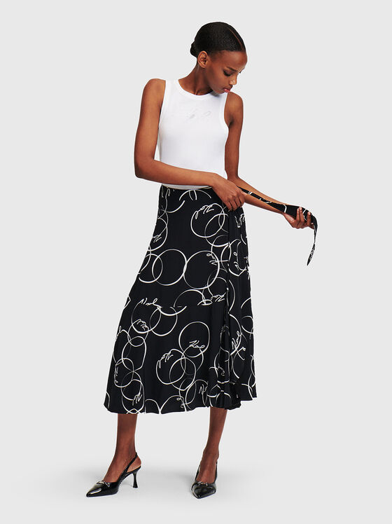 Skirt with a contrast logo print - 1