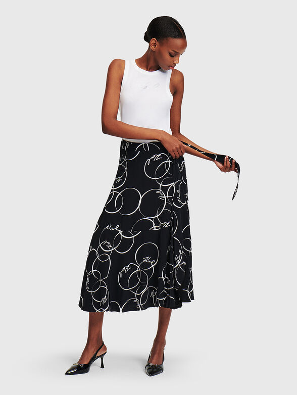 Skirt with a contrast logo print - 1