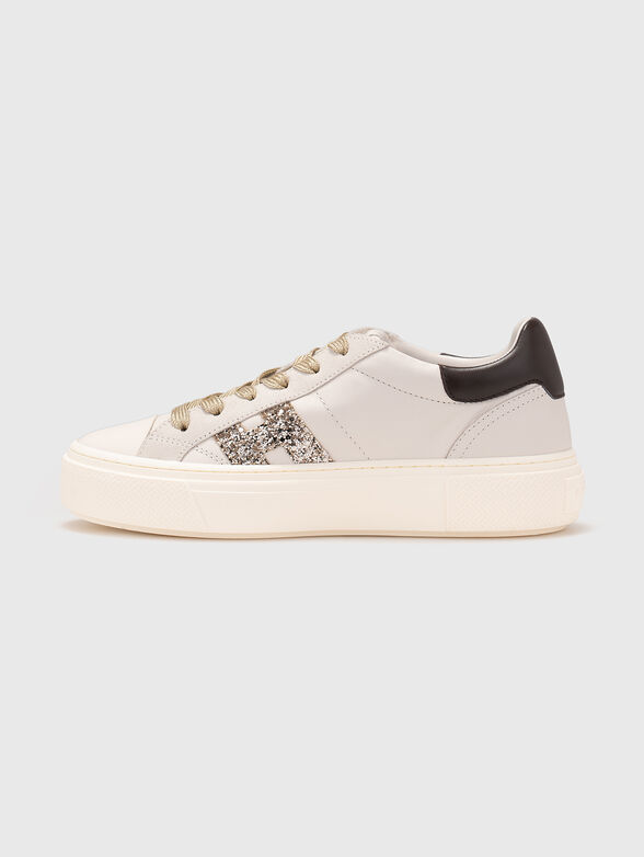 Sneakers with a logo featuring shiny elements - 4