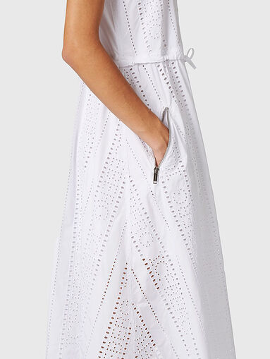 Dress with collar and English embroidery - 3