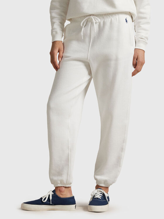 Бял спортен панталон с лого бродерия - 1