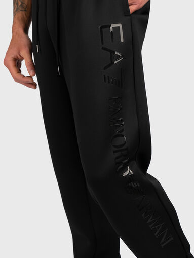 Logo-print sweatpants in black  - 4