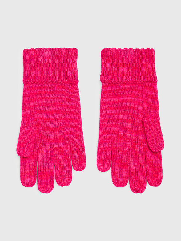 Knitted gloves in fuxia color - 2