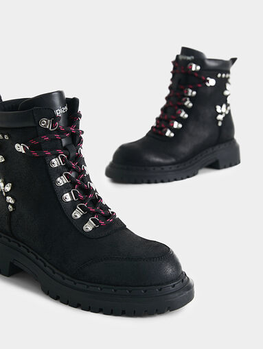 SCALE JEWELS boots with sparkling details - 5