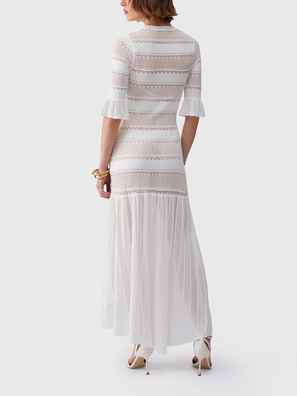 Knitted midi dress with a V-neckline - 2