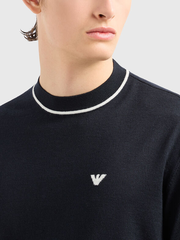 Sweater with contrasting details - 4