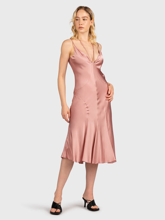 Розова сатенена рокля - 1
