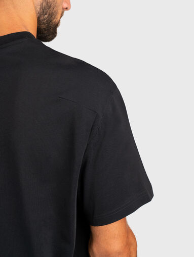 Cotton T-shirt with oval neckline - 5