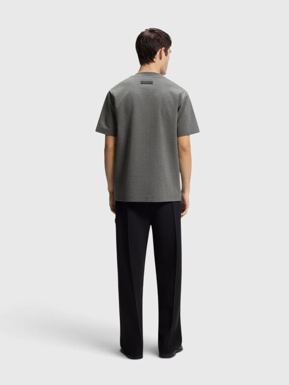 Gray T-shirt with a round neckline - 3