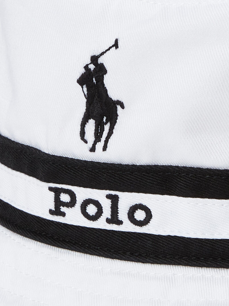 White bucket hat with contrast embroidery - 3