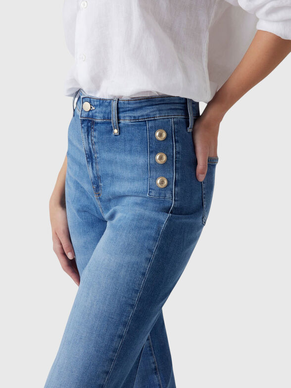 High-waisted flared jeans - 3