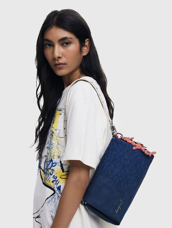 Crossbody bag with floral embroidery - 2