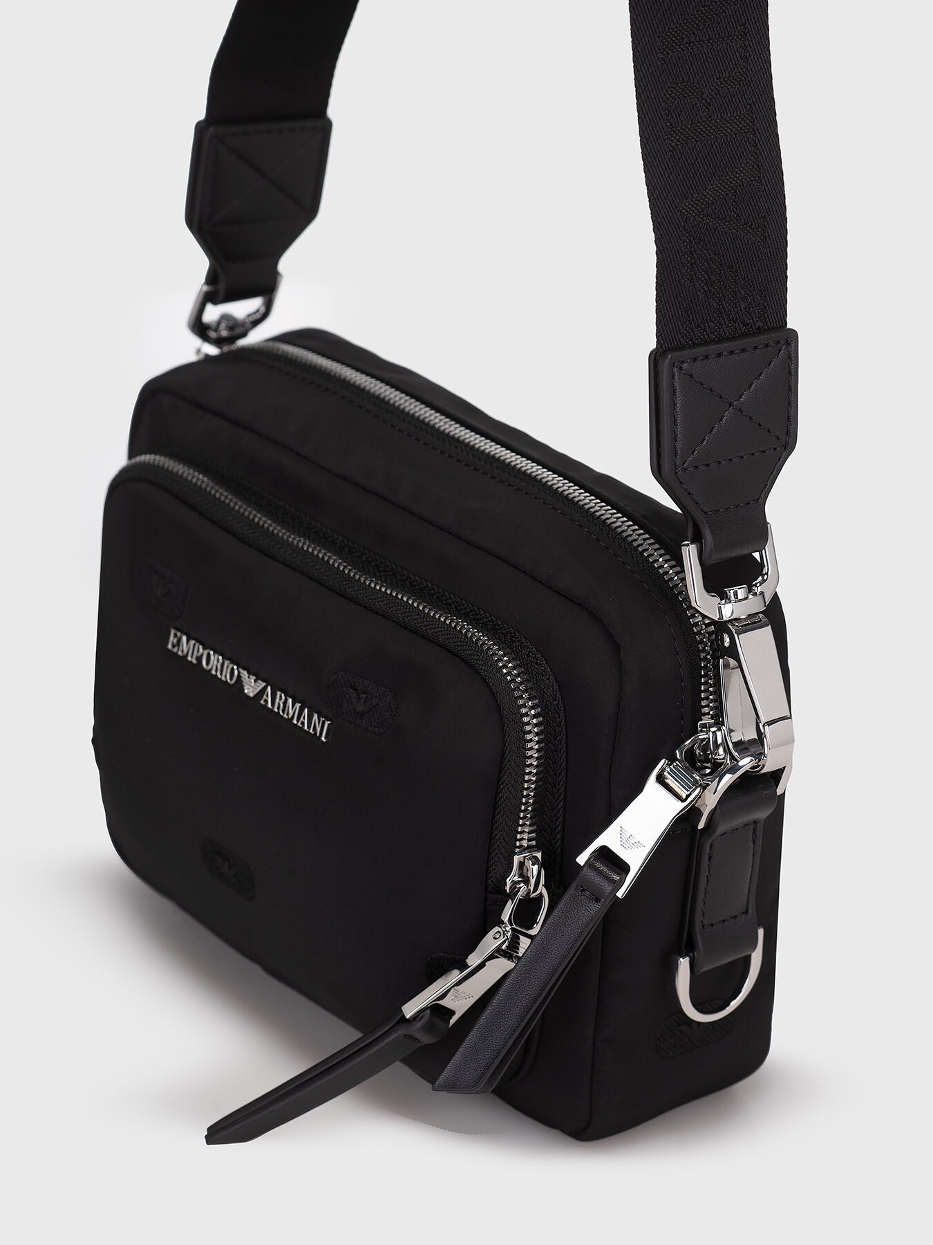 VIP【関税送料無料】希少 EMPORIO ARMANI CROSSBODY BAGS Emporio Armani logo-stamp Crossbody Bag | Black | FARFETCH