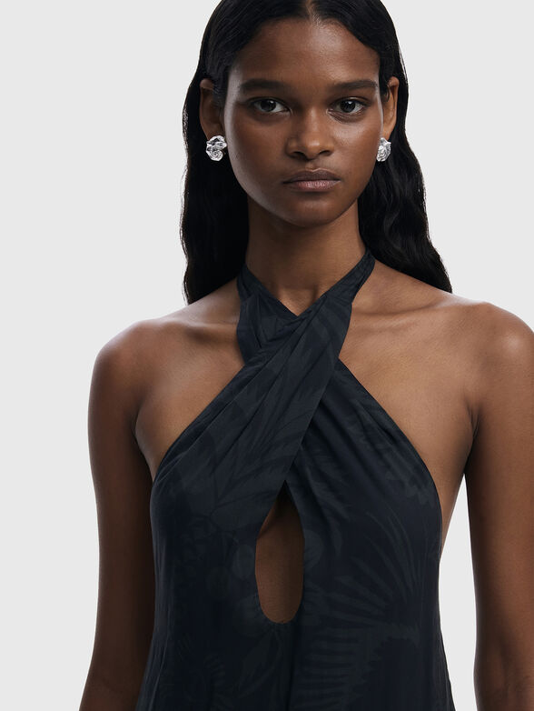 Maxi dress with halter neckline - 5