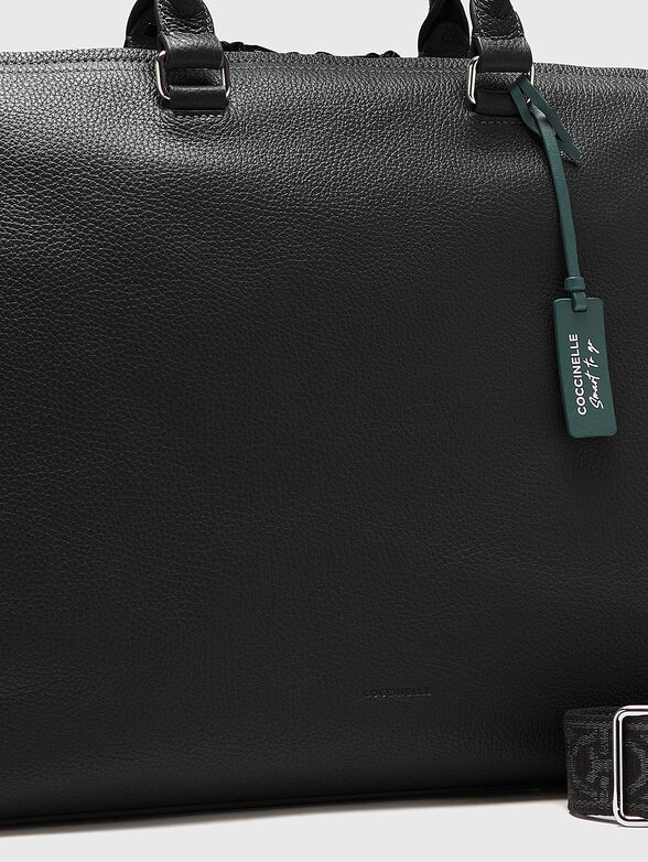 Bag with tag in contrasting colour  - 3