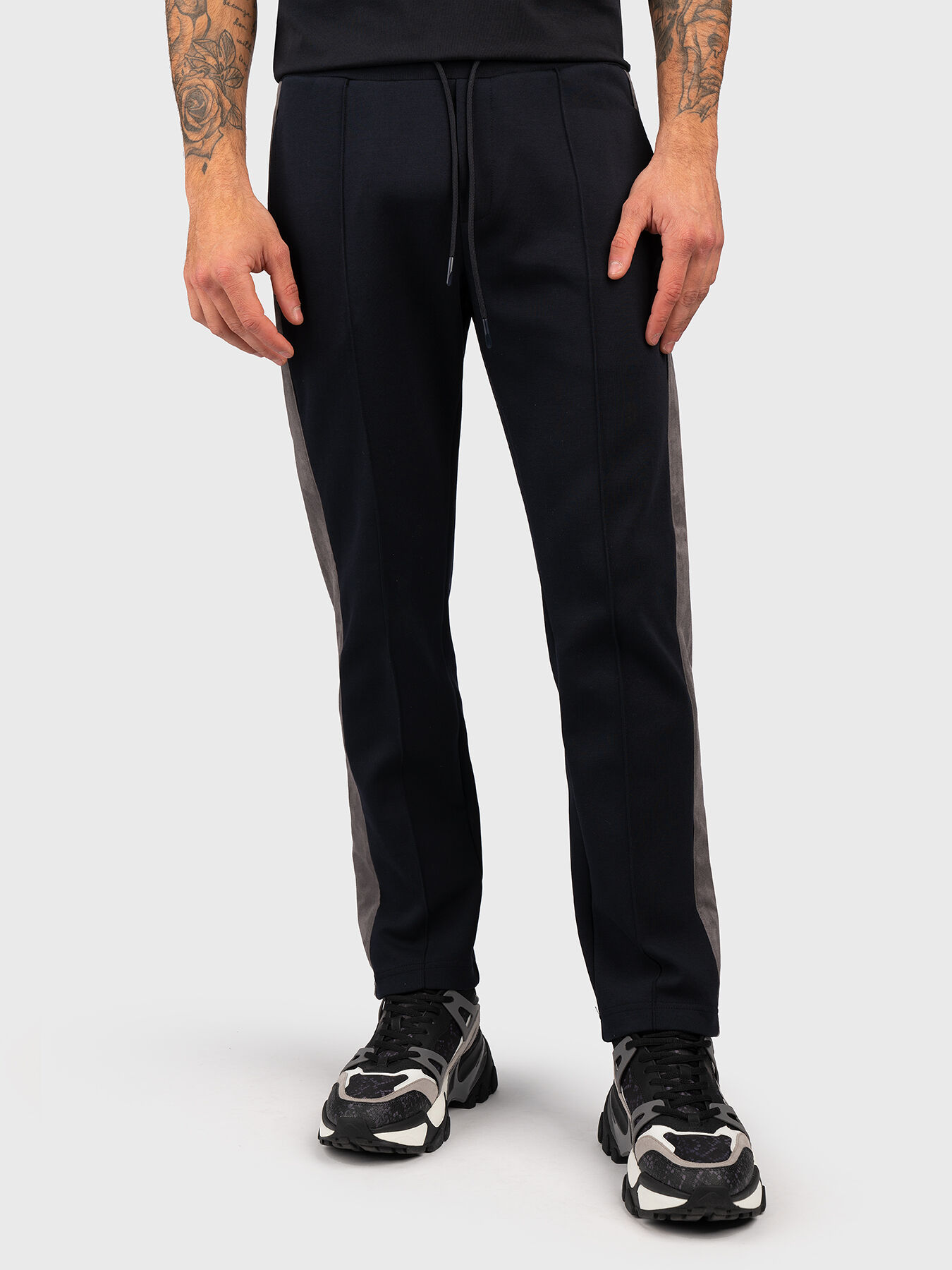 Sports trousers with contrast edging brand ANTONY MORATO Globalbrandsstore en