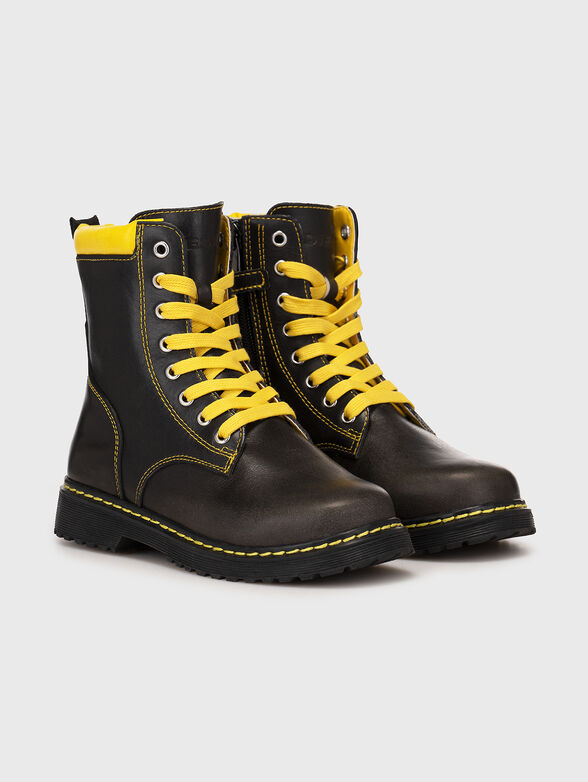 Leather boots with contrasting laces - 2