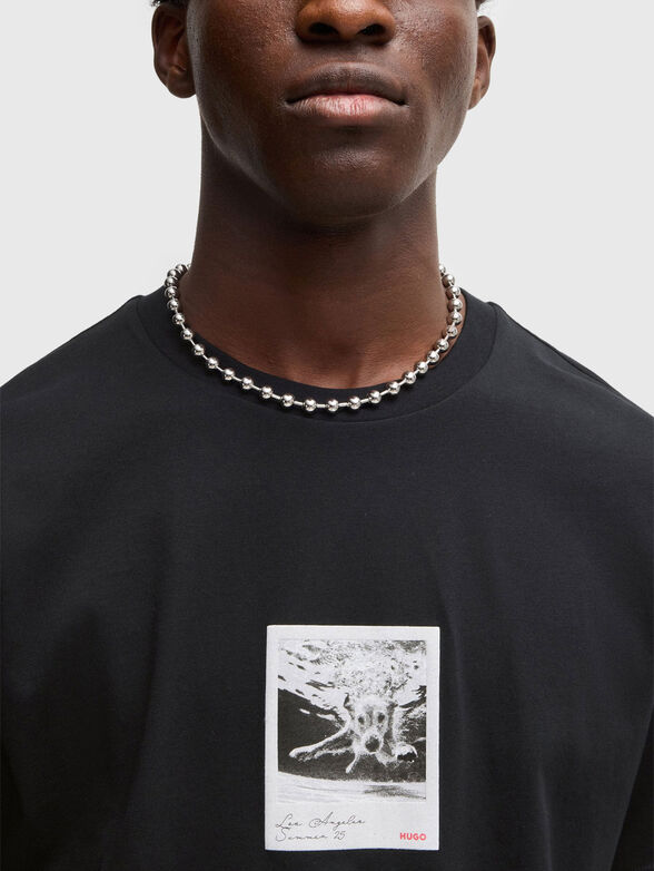 T-shirt with oval neckline and print - 4