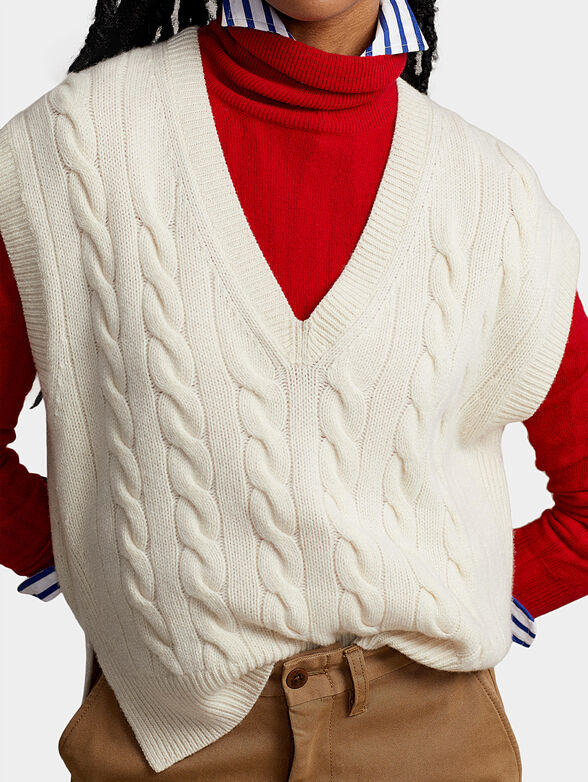 Sleeveless V-neck sweater - 4
