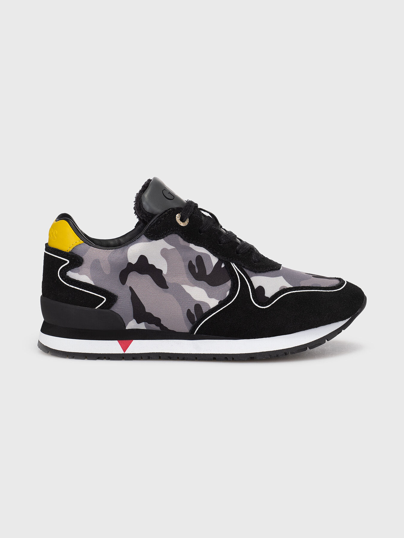 GLORYM sneakers brand GUESS Globalbrandsstore en