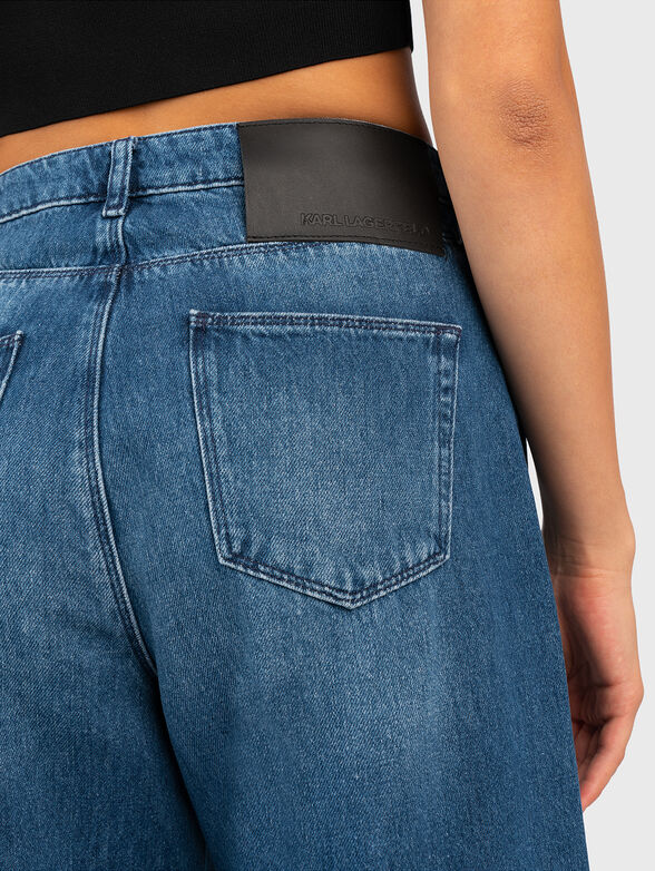 Jeans with wide leg and fancy logo - 3