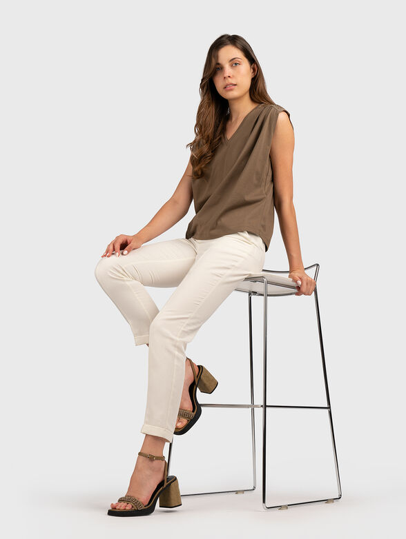 V-neck T-shirt with rhinestones - 2