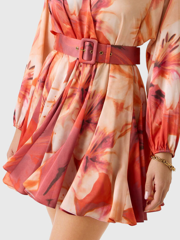 Mini pleated dress with belt - 3