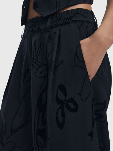 Flocked floral pants - 3