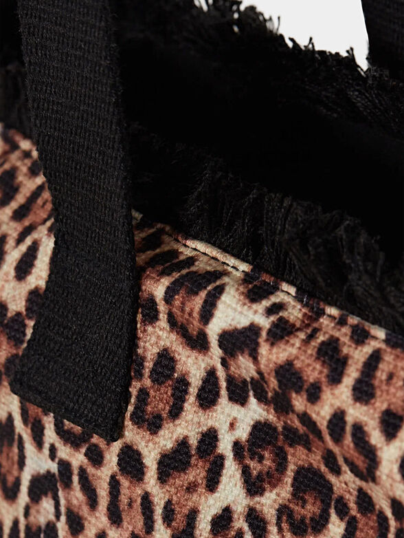 WILD CASHMERE beach bag with animal print - 4