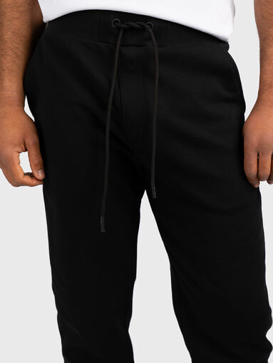 Black sports trousers - 4