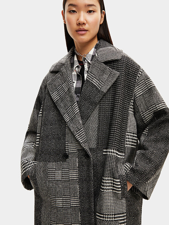 Coat with checked pattern - 3