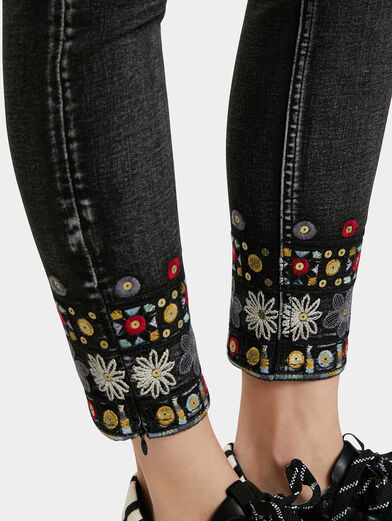 LESLIE jeans with colorful embroideries - 4