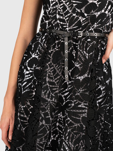 Lace midi dress with halter neckline - 4